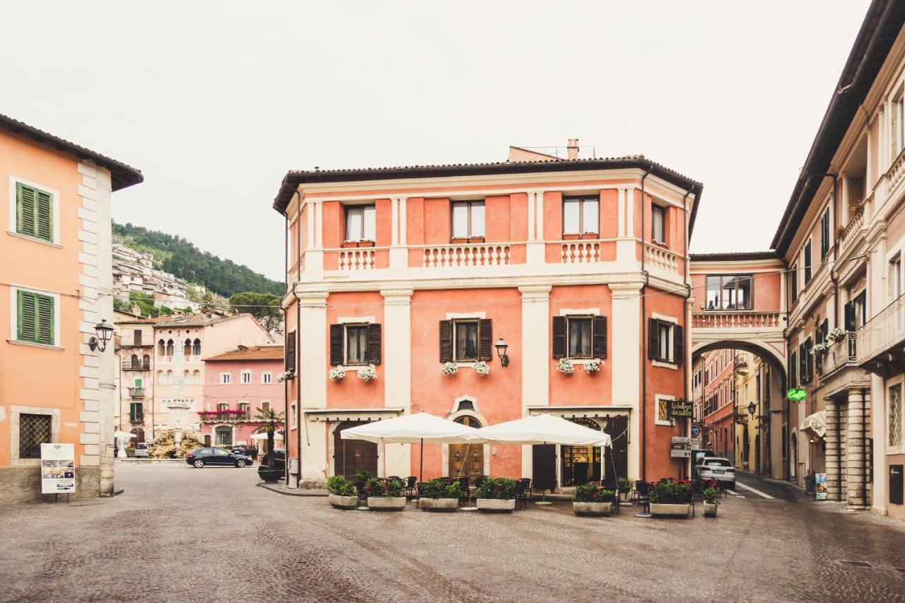 La Rondine Bed & Breakfast Tagliacozzo Exterior photo